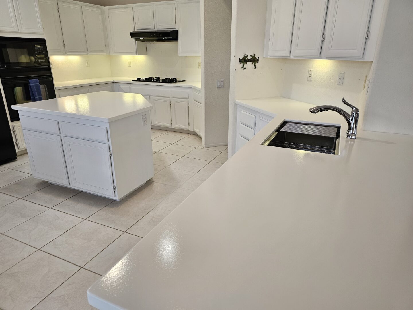 From Blah to Beautiful: Sleek White Resin Countertops That Transform